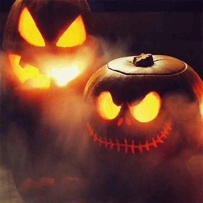 ⏳🔥50 % RABAT I BEGRÆNSET PERIODE! ⏰💨 Ultralyds-tågemaskine med 12 LED’er – Skaber kølig tåge og farverigt lys – Perfekt til luftfugtere, springvand eller Halloween-dekoration – kører lydløst i vand 💧✨